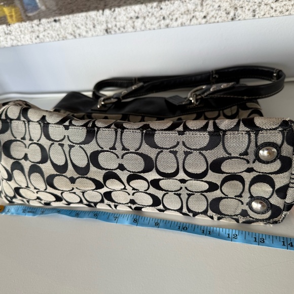 🌸Coach Classic! - Picture 13 of 13